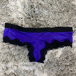 NWT Back Cutout Cheeky Panty